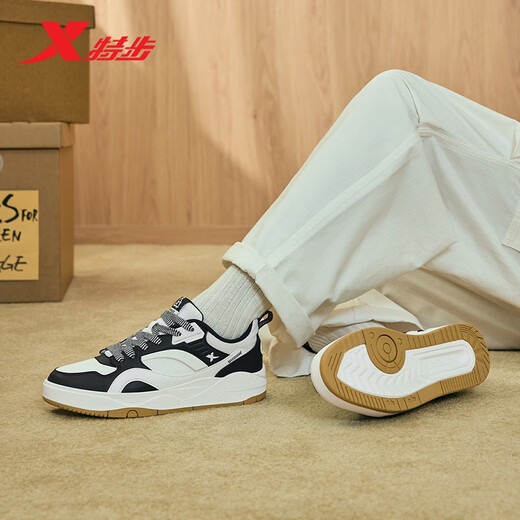 Xtep Men's Shoes Men's Yujie Winter Warm Outdoor Sports Shoes Fashionable and Versatile Black/Sail White Size 42