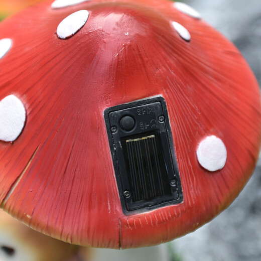 Yimingyuan courtyard ornaments, landscape sculptures, outdoor garden decorations, cartoon rabbit community, simulated mushroom flowerpots and jars, creative style five, solar lamp style