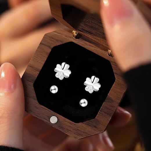 Qi Xiaomi 999 pure silver four-leaf clover earrings for women, pierced earrings, screw twist buckles, high-end 2025 new trendy earrings, 999 pure silver, four-leaf clover earrings, a pair of twist buckles