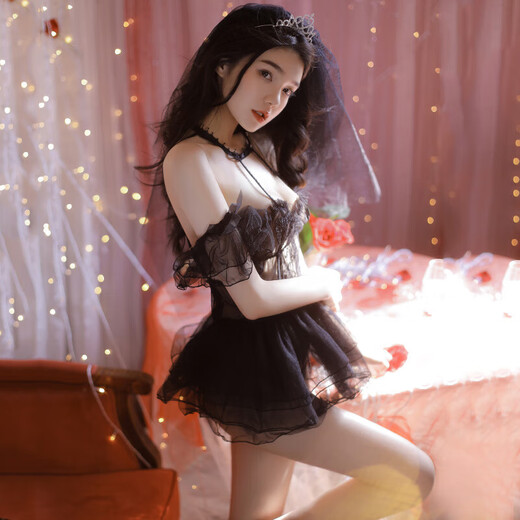 Fat Donglai's same Valentine's Day gift wedding dress is fun and focused on high quality. The bride's gown is hot on the bed. White wedding dress. Veil + suspender skirt + armbands*2+