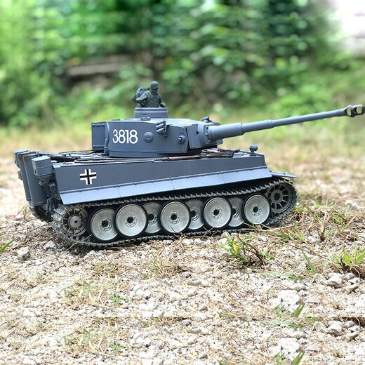 Henglong Large German Tiger Remote Control Tank Car Model Car Children's Toy Model Metal Track Boy Gift Professional Edition (Metal Track + Drive Wheel) Fun 7000 Electricity (can play for about 180 minutes)