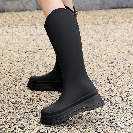 DG/du neue Regenstiefel für Frauen mit modischen hochrösten Regenstiefeln für Internet Celebrity plus Samt Langstuhlschuhe Nicht-Rutsch-Küchengummi-Schuhe Single Schuh-Schwarz (Standardgröße) 38 (Hinzufügen von Samtabdeckungen kann absendlich sein)