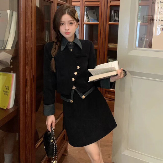 Dan ropa de invierno de niña gorda de mujeres bastante grande con un conjunto completo de tops de estilo Hepburn de temperamento otoño de las mujeres con un estilo de fragancia pequeña. Conjunto corto de dos piezas 1585 L Recomendado 100-120