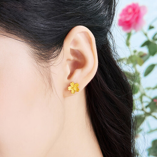Vatican old Phoenix gold store model 18K yellow I gold cherry blossom petal earrings new temperament flower earrings non-fading earrings YX new cherry blossom petal earrings 0.78g gift box + gift