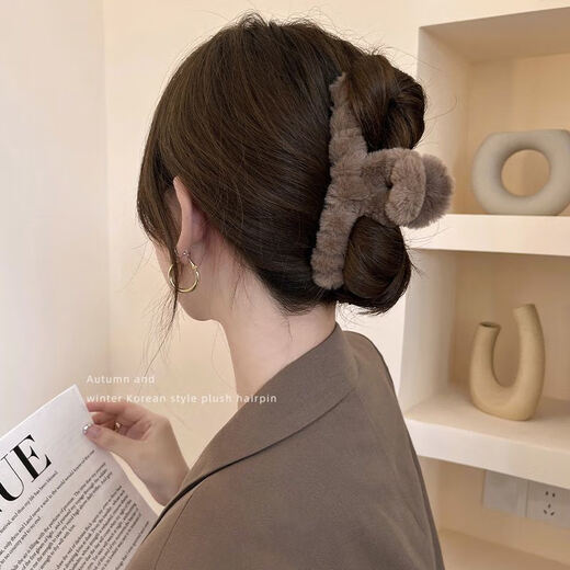 Jiuweiya plush hairpin back of head hair catcher autumn and winter temperament simple furry hairpin large hairpin shark clip disc hair accessories JYFJ094 white large plush clip 13cm