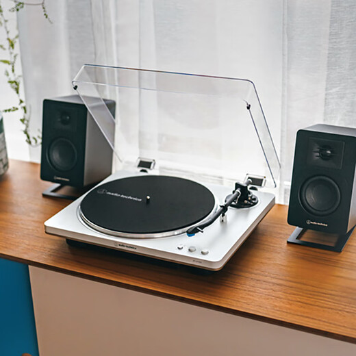 Audio-Technica AT-LP70X vinyl record player, fully automatic belt drive, dual speed record player, retro gramophone, record player, professional audio LP70XBT+Marshall STANMOREIII set