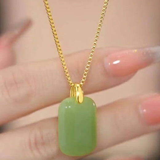 Ping An Wu Shi brand emerald green necklace 2024 new trendy temperament versatile high-end clavicle chain fashionable and exquisite green pendant necklace