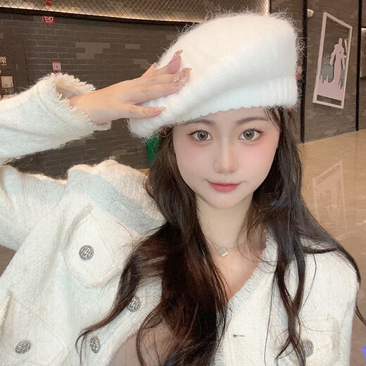 Ruiqe 2025 new beret white hat for women winter warm and face-friendly small painter hat large head circumference knitted hat versatile white