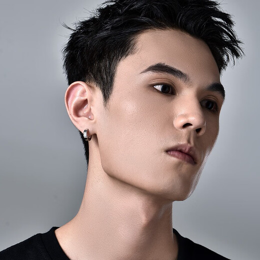 Mingyang Zhuhai 925 silver four-leaf clover earrings men's silver earrings trendy personality simple glossy fashion earrings a pair of earrings