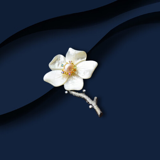 Marco Bizzarri pearl flower brooch high-end women's 2024 autumn new high-end retro all-match dress corsage pin accessories Mother's Day gift birthday gift for elder friends