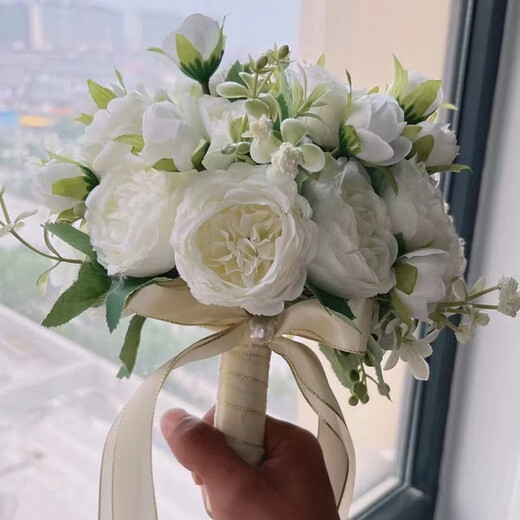 东之天地 手捧花仿真白色玫瑰手捧花领证拍照道具伴娘花束绢花球婚礼花束 白玫瑰手捧花1束【含丝带】