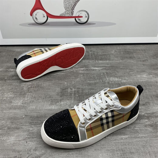 
NYIG Guangzhou men's shoes full of stars, red sole shoes, hot diamonds, high street versatile youth casual shoes, bright diamonds 9916 meters 40