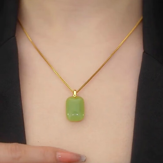 Ping An Wu Shi brand emerald green necklace 2024 new trendy temperament versatile high-end clavicle chain fashionable and exquisite green pendant necklace
