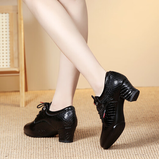 Danbaoluo ballroom dance shoes 2025 new modern dance shoes brand cowhide waltz dance shoes women's medium high heel dance shoes straight rubber sole 3.5cm 509 stone pattern first layer cowhide 38