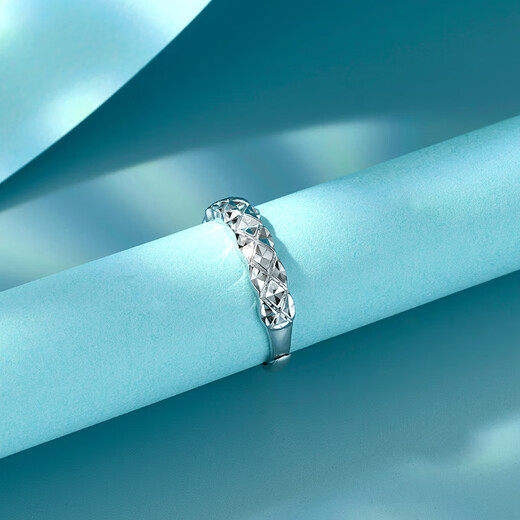 Yuan Shengfu's new PT950 fashion car flower ring platinum ring platinum elegant shiny hand jewelry for women 2.74 grams