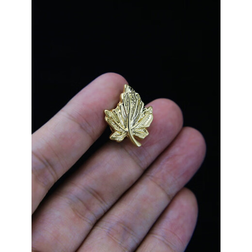 Chuangjingyi elige Broch Men and Men's Gold Gold Silver Men's Broche Traje Broche Silver Maple Maple Leaf Brooch Gemylink Set