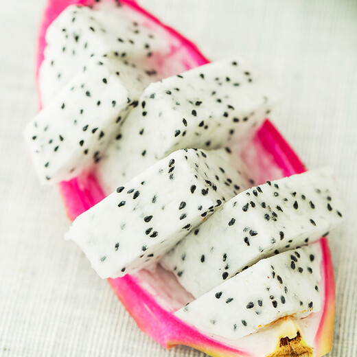 Jingxiansheng White Hearted Dragon Fruit imported from Vietnam, 2 packs, medium fruit, more than 300g per fruit, one piece shipped directly from the source
