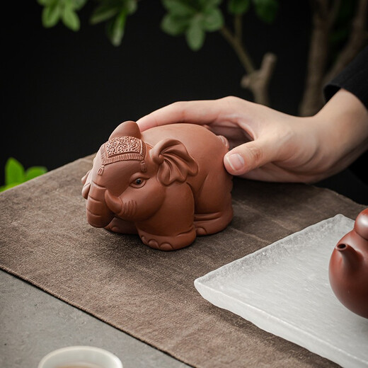 Yuxuan purple sand tea pet auspicious Ruyi ornaments tea play elephant handmade can raise wealth and good fortune elephant tea tray tea worm ZL--Auspicious elephant Ruyi--Black Ni