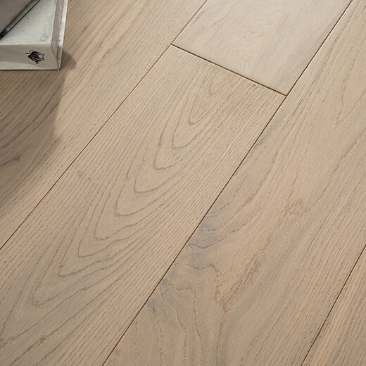 Verrouillage de serrure en chêne de grade de qualité A. Plancher en bois massif Installation de quille antique Installation de ventes directes Ventes de chauffage de plancher YT8 Bloriage 70 1585 Floo Chauffage Lock Butoyant Section de chêne Herringbone 1
