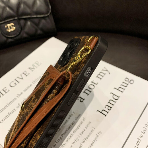 品盟 适用于苹果16/15promax手机壳零钱卡包背带款保护壳硅胶软边防摔带挂绳iPhone14女新款时尚外壳 深棕色+斜挎长挂绳 苹果15promax
