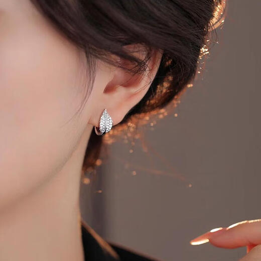 Platinum Earrings PT950 Moissanite Earrings Women's Ear Piercing Platinum Earrings Platinum Leaf Earrings