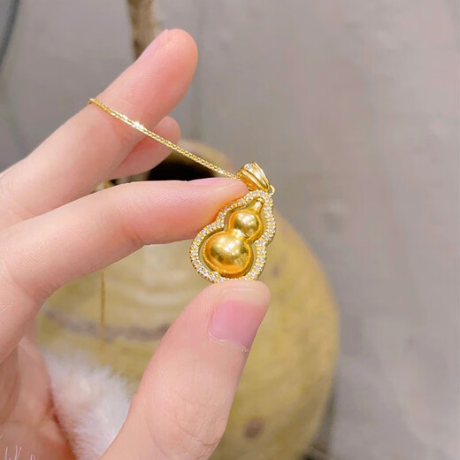 DL 1998 Fat Donglai same style 18k gold gourd necklace ancient method handmade gold l gold diamond pendant diamond female elegant gift self-dotted diamond rotating gourd pendant + Chopin chain