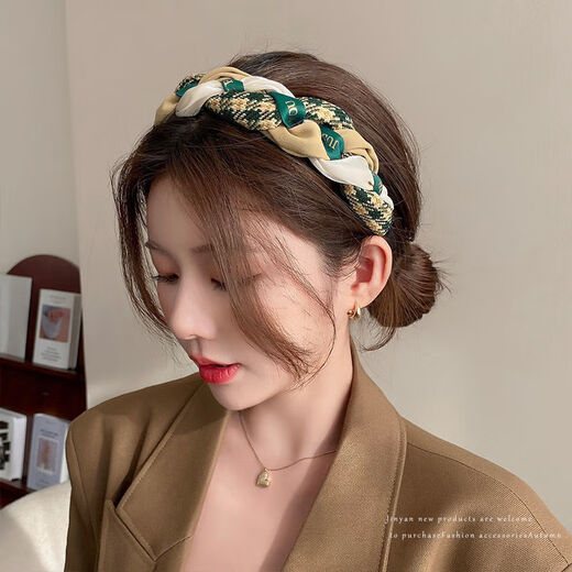 Beautifully made French retro headband for women with high skull and wide edge hairpin headband twist non-slip headband for women Korean style face wash hoop braided twist headband - green 1 piece