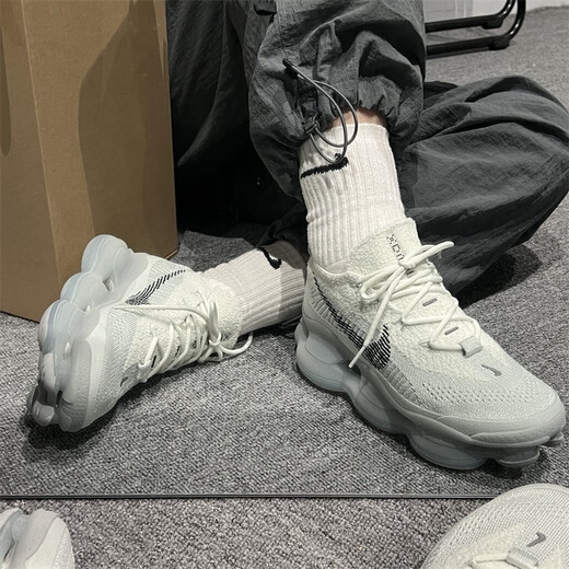 耐克（NIKE）Air Max Scorpion FK 新款低帮耐磨回弹全掌大气垫休闲运动跑步鞋 FQ2694-001白灰 40.5
