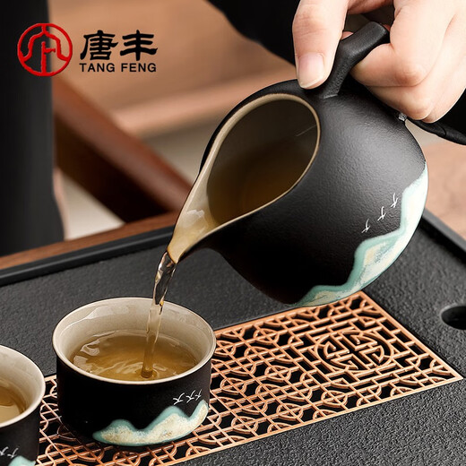Tang Feng Tang Feng (Tangfeng) Tang Feng Black Pottery Kung Fu Tea Table de thé un ensemble complet de nouveaux petits ensembles de tendances nationales japonaises