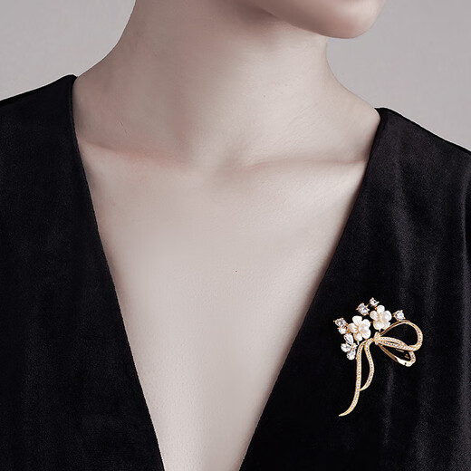 Violet (violet) genuine Timber flower brooch high-end women's exquisite flower corsage 2023 new trendy brooch champagne gold