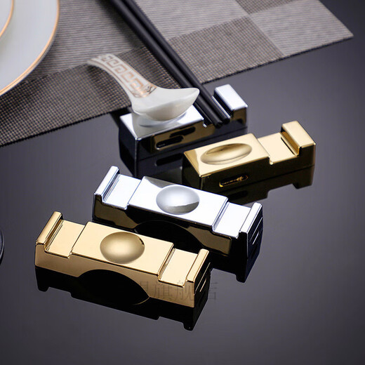 Chopstick holder, chopstick holder, chopstick holder, Japanese-style chopstick holder, creative chopstick holder, zinc alloy tableware, chopstick base ornament, stainless steel fork and spoon holder, dual-purpose chopstick pillow, Dachshund, silver