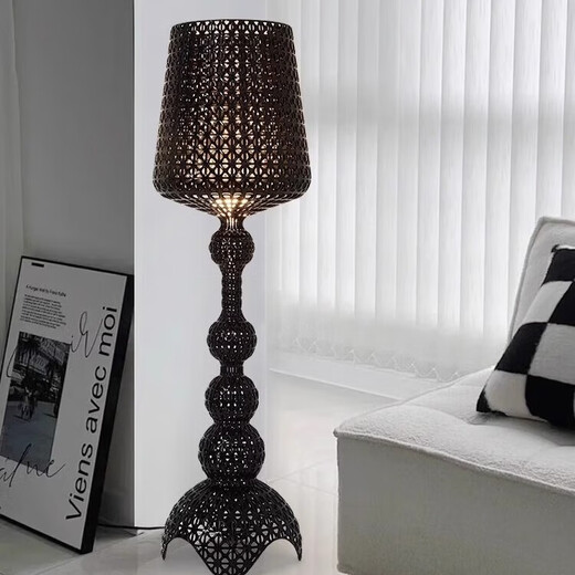 Zhong Shuai Italienische Designer-Wohnzimmer-Hohlstehlampe im Ins-Stil, Schlafzimmer-Modellzimmer, moderne kreative Kunst-Dimmlampe, Stehlampe – transparente Farbe – Touch-Schalter