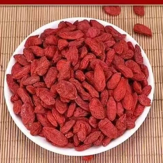 
Xiemu Pang Donglai wolfberry purchasing authentic Ningxia special first-grade wolfberry sulfur-free free washing Zhongning wolfberry soaked in water health tea DL preferred special grade + 250 grams of large fruit [1 can]