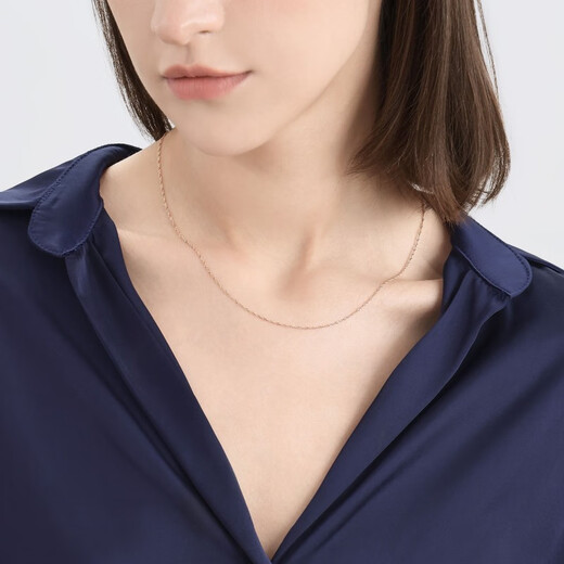 Chow Sang Sang 18K rose gold water wave chain color gold necklace for women, versatile plain chain clavicle chain 03818N pricing 45 cm