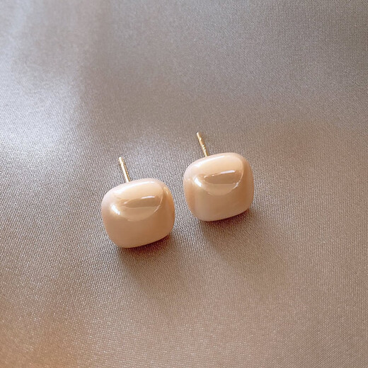 Square earrings for women, new popular retro earrings, light luxury, high-end, elegant, imitation pearl earrings, champagne color 14MM, one pair