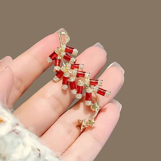 Rong Xia 2025 New Year Chinese Style Red Creative Firecracker Brooch High-end New Year Personalized Pin Corsage Brooch Accessories White