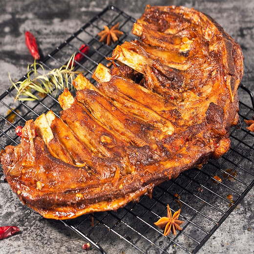 Laoheqiao supplies Ningxia Tan sheep half-flank mutton chops to Hong Kong. The net weight is 3Jin. Jin is equal to 0.5kg/bag. Fresh mutton barbecue ingredients.