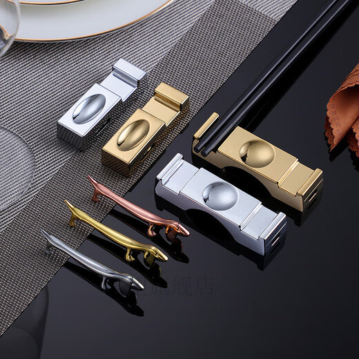 Chopstick holder, chopstick holder, chopstick holder, Japanese-style chopstick holder, creative chopstick holder, zinc alloy tableware, chopstick base ornament, stainless steel fork and spoon holder, dual-purpose chopstick pillow, Dachshund, silver