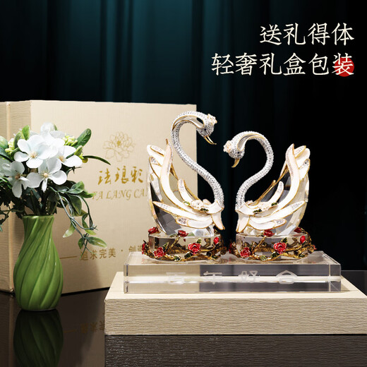 Falaiju Practical Crystal Swan Ornamente für ein jahrhunderteales Hochzeitsgeschenk für ein frisch verheiratetes Ehepaar für eine Freundin für ein maßgeschneidertes Hochzeitsgeschenk für hundert Jahre.