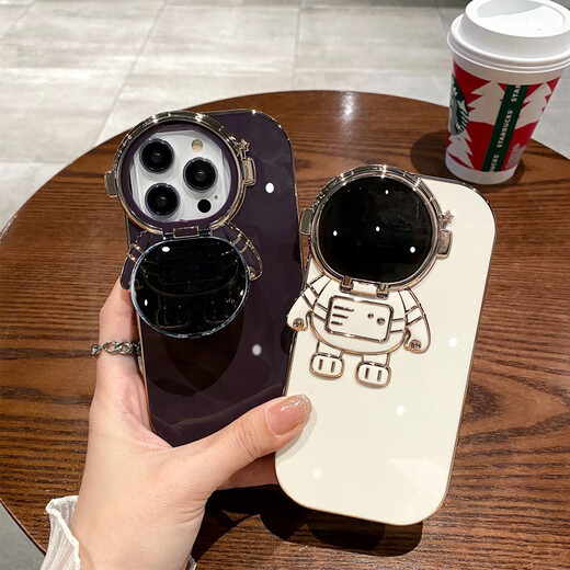Mieyang Flip Flop Astronaut Stand ist für iPhone Phone Hülle geeignet. Neue High-End-Apple-Telefon-Hülle elektropliertes Grenz-Silikon-Anti-Fall-Fall-Soft-Shell-Kreativ-Full-inclusive-Objektiv [Lampenabdeckung Astronaut Stand] Antique White iPhone 14promax