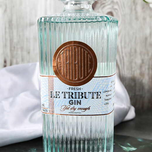 Le homenaje [botella original importada] español pequeño lote destilado gin gin martini base región de vino ginebra doble 700ml 2 botellas