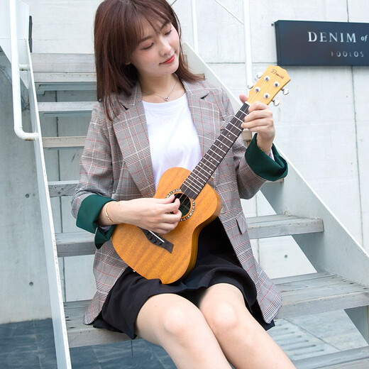 Banston (Bansid) Ukulele-Anfänger Fortgeschrittene Studenten für Frauen und 23-Zoll-Single Board Peach Heart Small Gitarre Children's 23-Zoll-Luxus gestreifter blauer Charm + große Geschenktüte