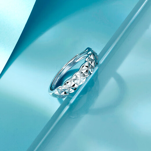 Yuan Shengfu's new PT950 fashion car flower ring platinum ring platinum elegant shiny hand jewelry for women 2.74 grams