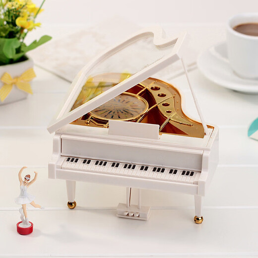 Tatanice Piano Music Box Music Box rotierende Tanzdesktop -Ornamente Mädchen Spielzeug Geben Sie Freundin Student Day Geschenk