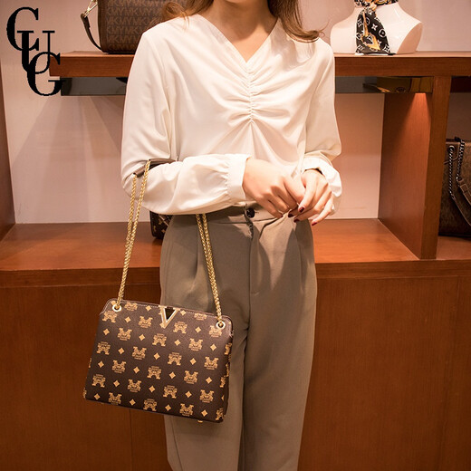 CUG Light Luxury Brand -Tasche Frauenbeutel 2025 Neue Mode Umhängetasche Frauen Unterarm Kette Geburtstag Chinesisches Valentinstag dunkelbraune Farbe (exquisite Geschenkbox)