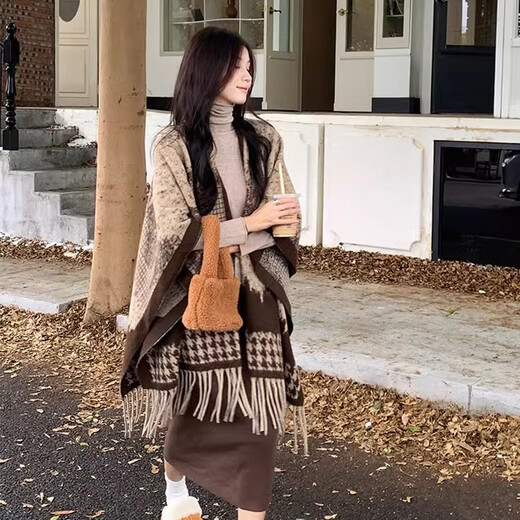 Yijian shawl scarf for women in autumn and winter travel versatile warm scarf retro ink painting pattern thickened tassel cape cape shawl [landscape painting - khaki] (about 100*150cm)
