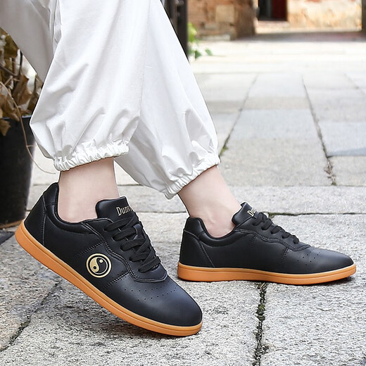 Harroman Tai Chi shoes new soft leather lightweight breathable non-slip beef tendon soles men and women morning exercises and performing martial arts Tai Chi sports shoes 9789 black 36