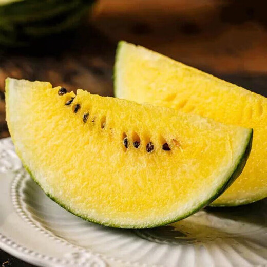 Dayu Yellow Heart Watermelon Seeds, Early Maturity, Yellow Skin, Red Flesh, Yellow Flesh, Special Xiaofeng Watermelon Seeds, Southern Fruit, Annie Oval Yellow Flesh Watermelon Seeds, 100 capsules