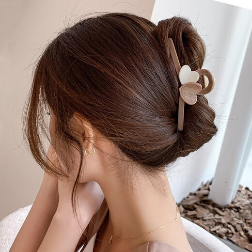 Xiang Wan hairpin hairpin milk tea color love hairpin back of the head hair grabber hairpin shark clip Mid-Autumn Festival gift