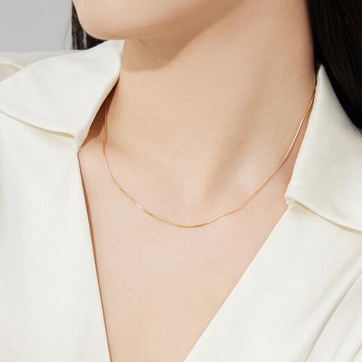 Chow Tai Fook exquisite snake bone chain 18K gold necklace/plain chain 45cm E77